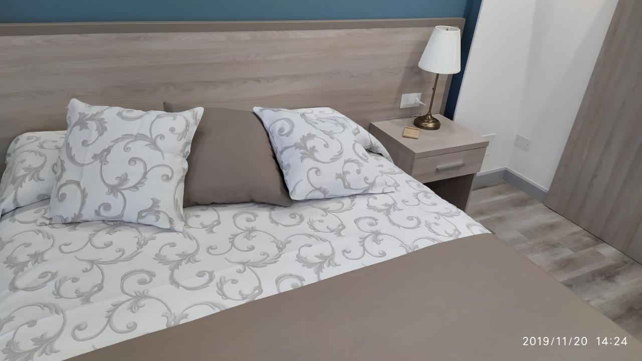 דיאמנטה B&B La Stazione מראה חיצוני תמונה